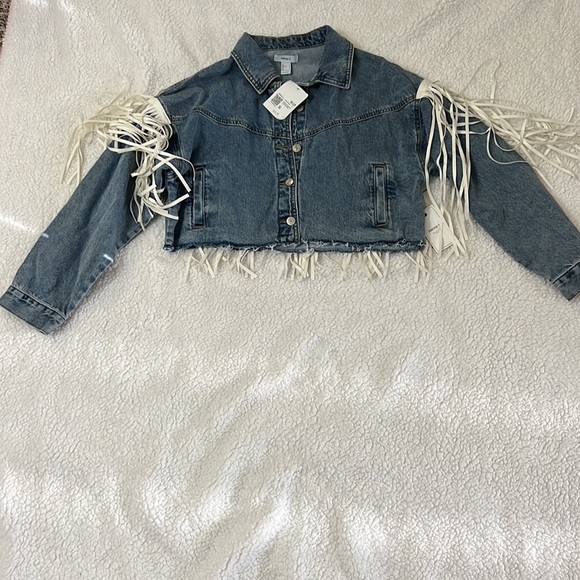 NWT Forever 21 Women’s Fringe Medium Denim Jacket/Trucker Sz Small - Picture 7 of 9
